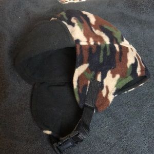 Camo fleece hat young kids covers ears with strap